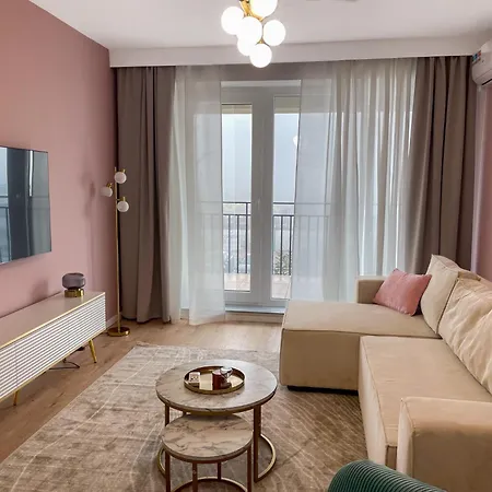 Cityscape Blush Pink, Cozy Modern Apartment *